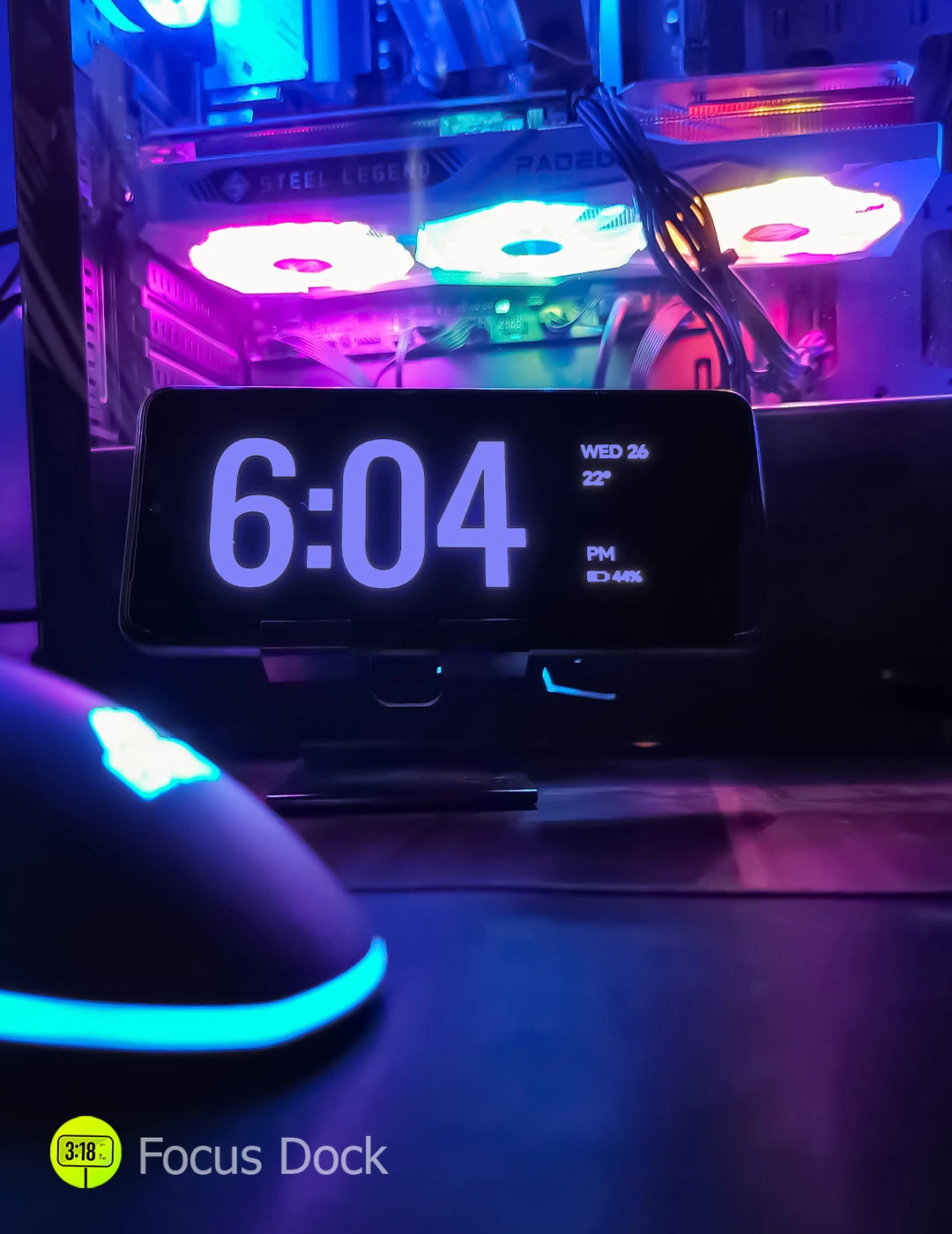 Focus dock standby mode clock with blue theme Standby desk clock, Focus dock clock with blue theme and blue pc setup